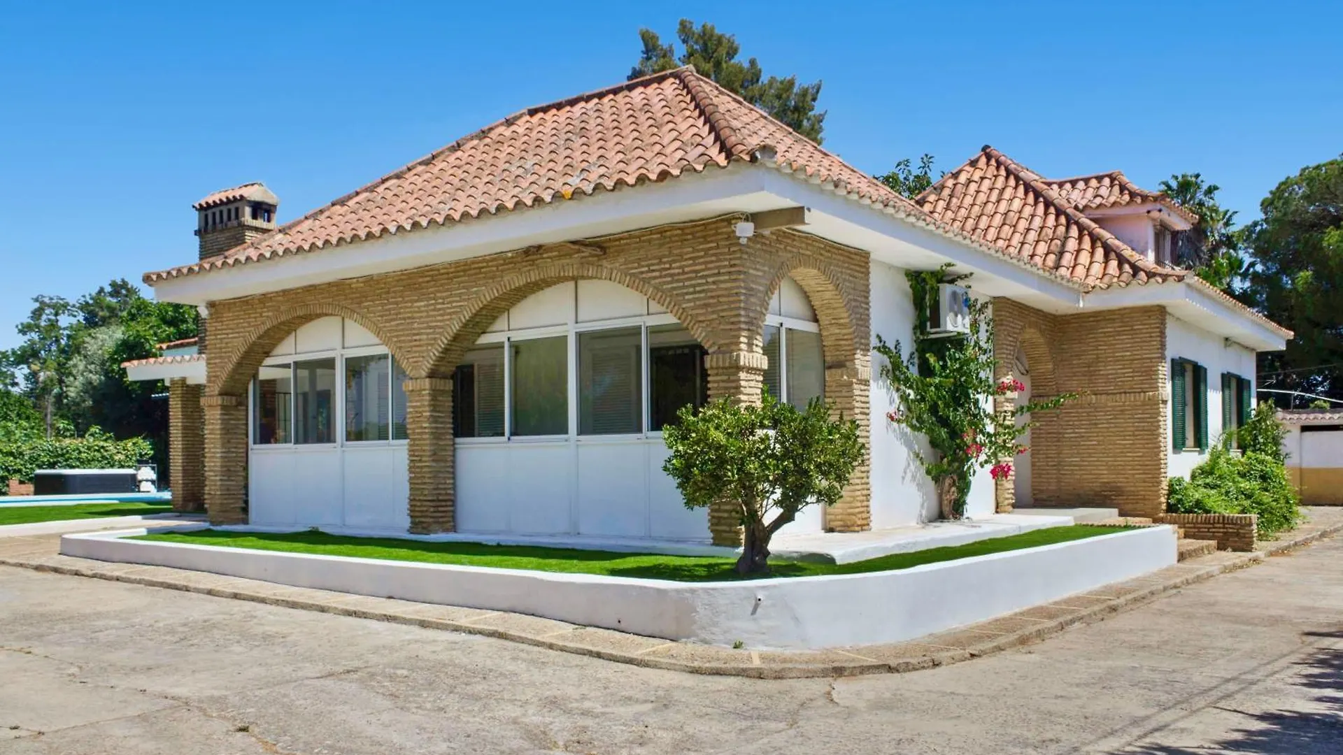 Villa San Patricio I Piscina Privada I Jacuzzi Spa I Bbq I Ps5 I Aire Acon I 3000M2 I 5Min-Centro Jerez de la Frontera 0*,