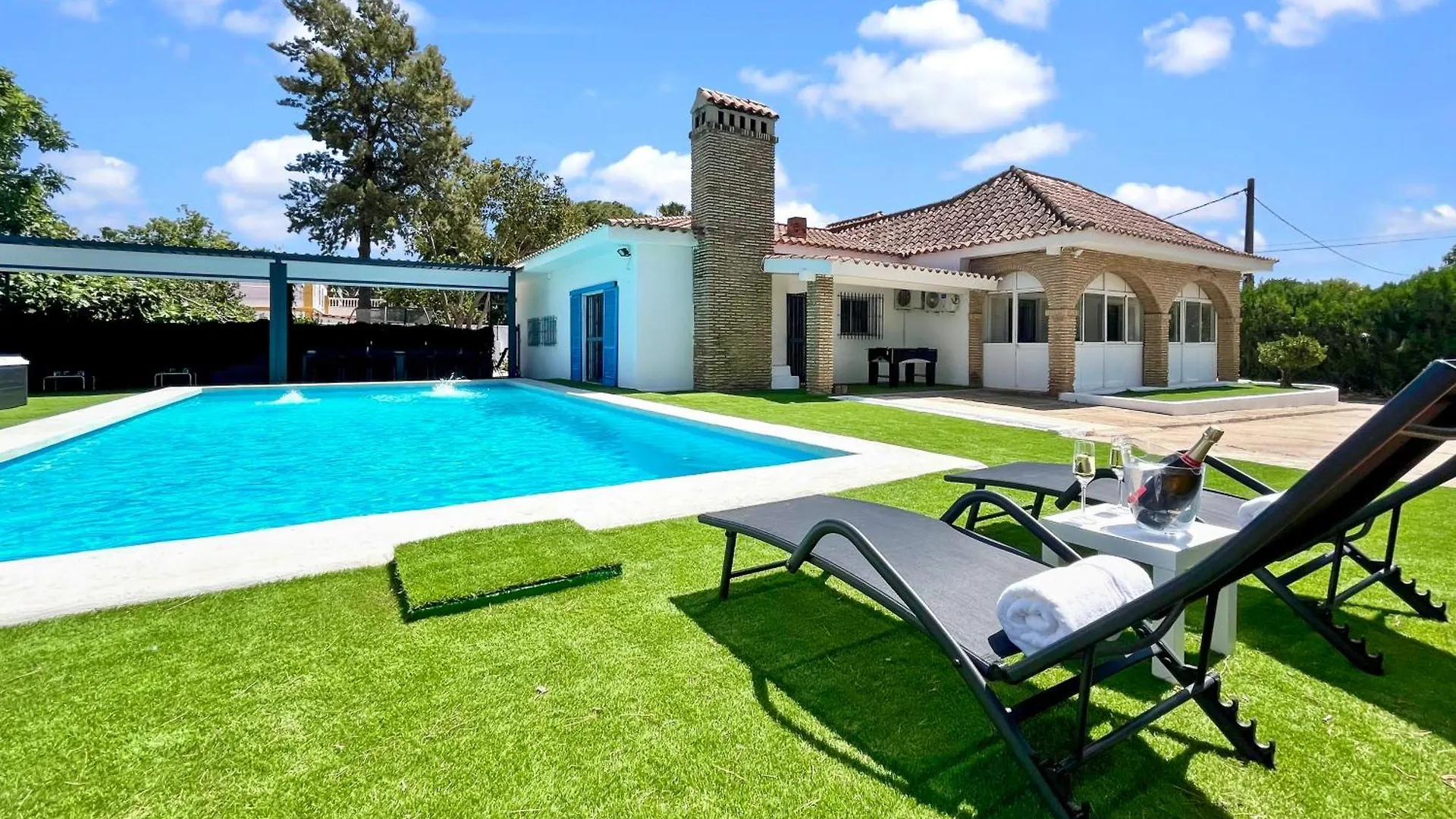 Villa San Patricio I Piscina Privada I Jacuzzi Spa I Bbq I Ps5 I Aire Acon I 3000M2 I 5Min-Centro Jerez de la Frontera 0*,